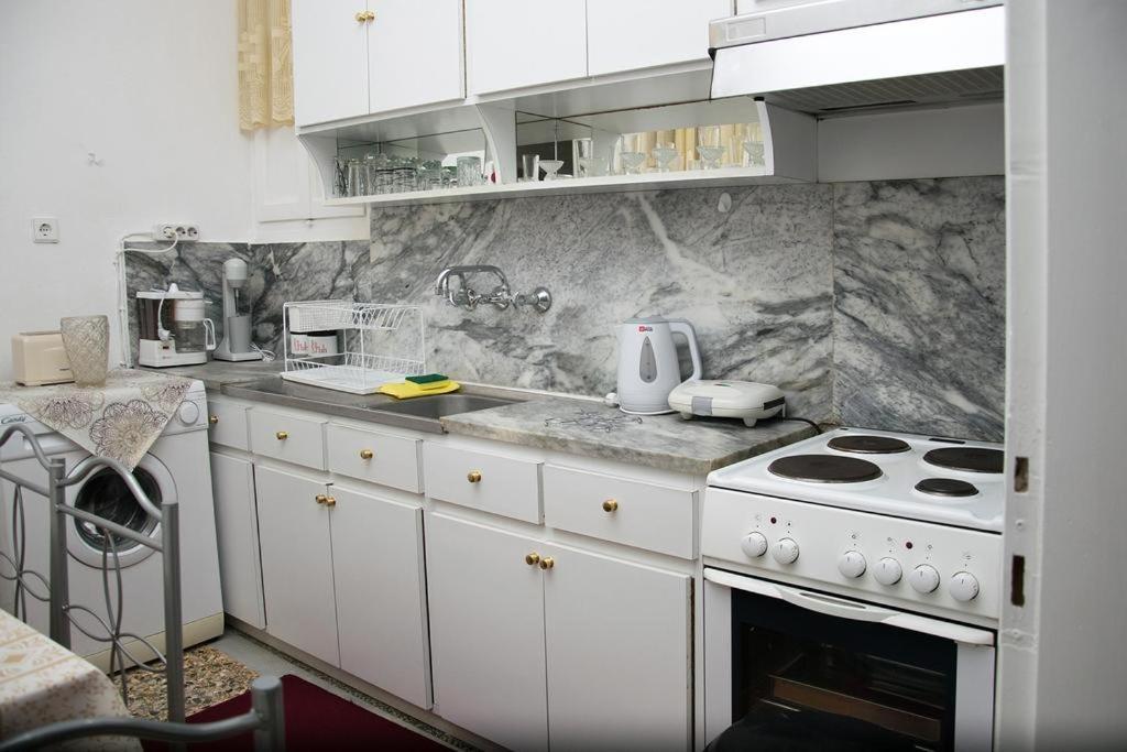 Anais Apartment เนอาเปรามอส ภายนอก รูปภาพ