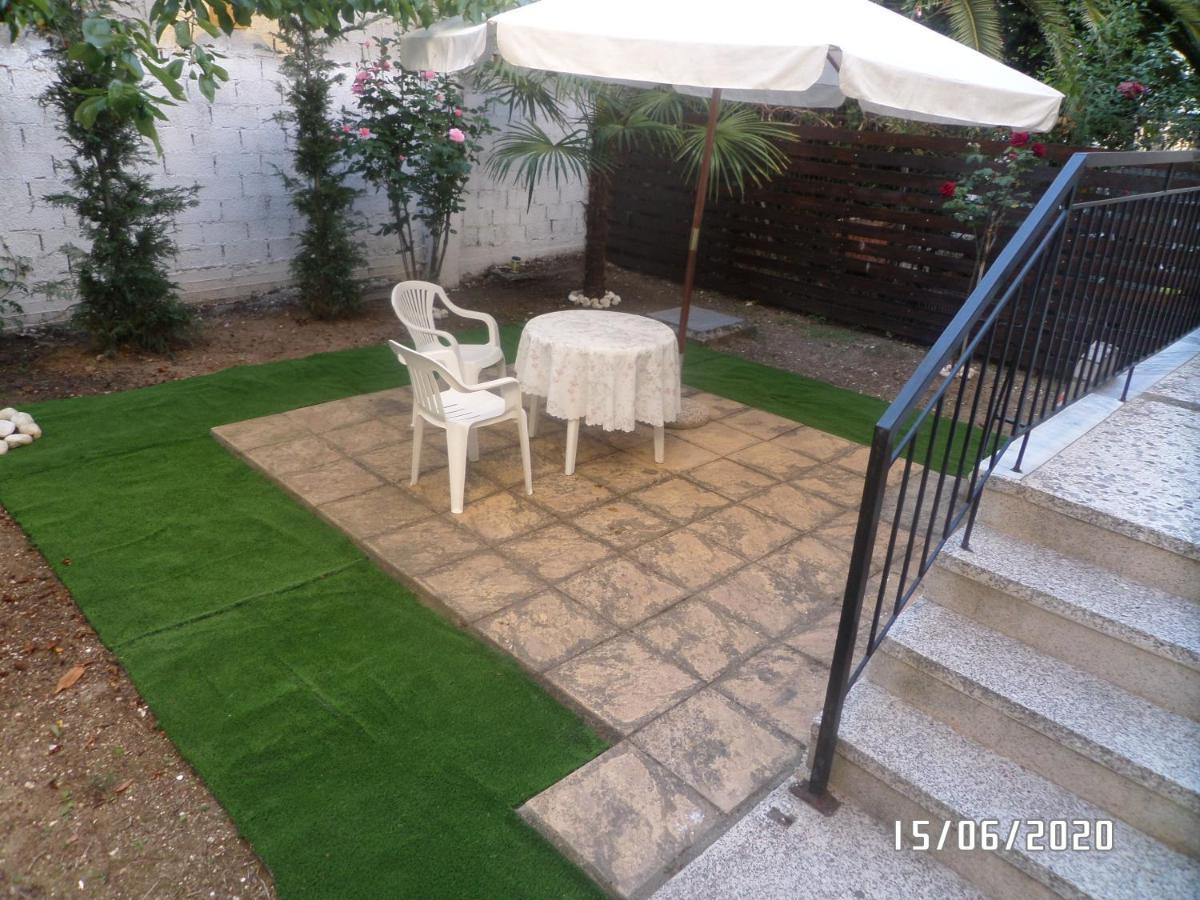 Anais Apartment เนอาเปรามอส ภายนอก รูปภาพ